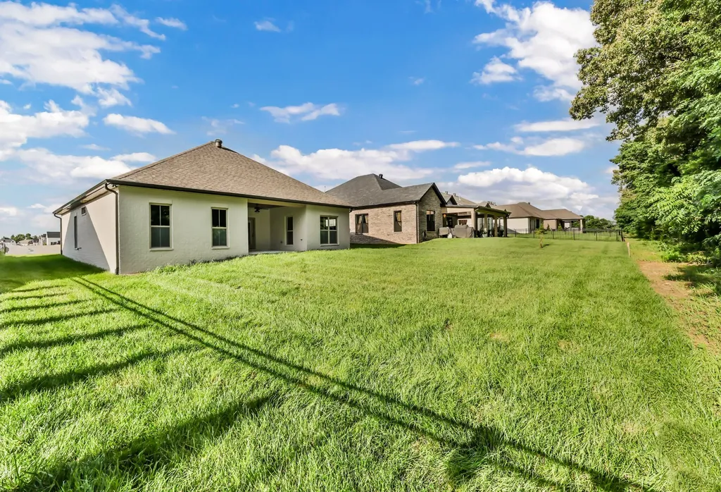 710 Southern Pine Trail Clarksville TN 37043