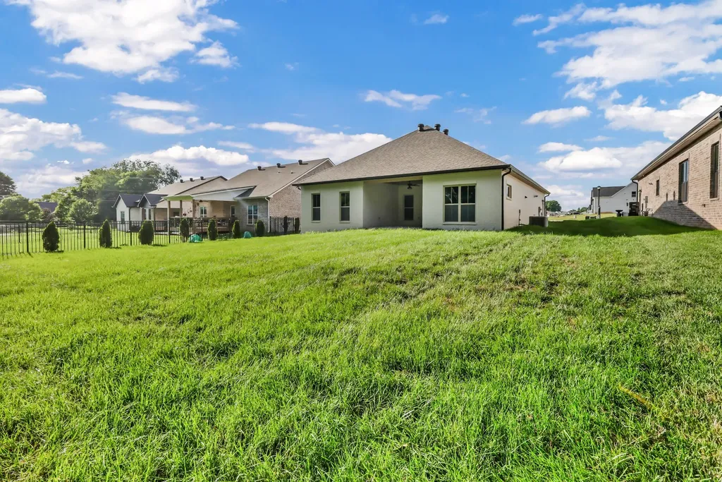 710 Southern Pine Trail Clarksville TN 37043