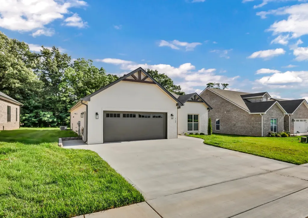 710 Southern Pine Trail Clarksville TN 37043