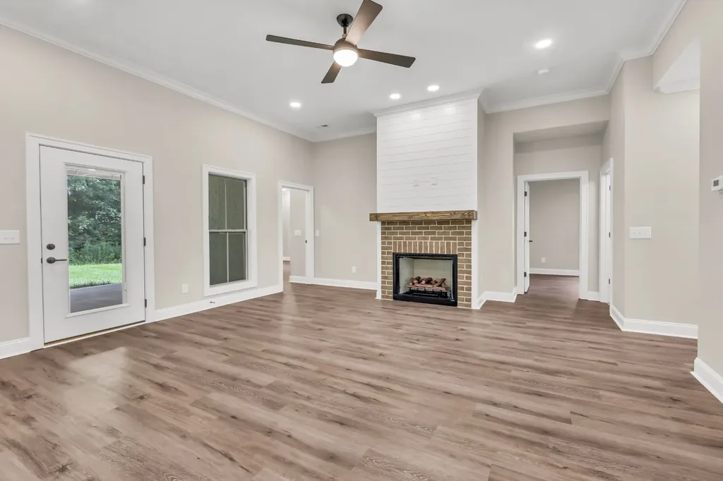 710 Southern Pine Trail Clarksville TN 37043