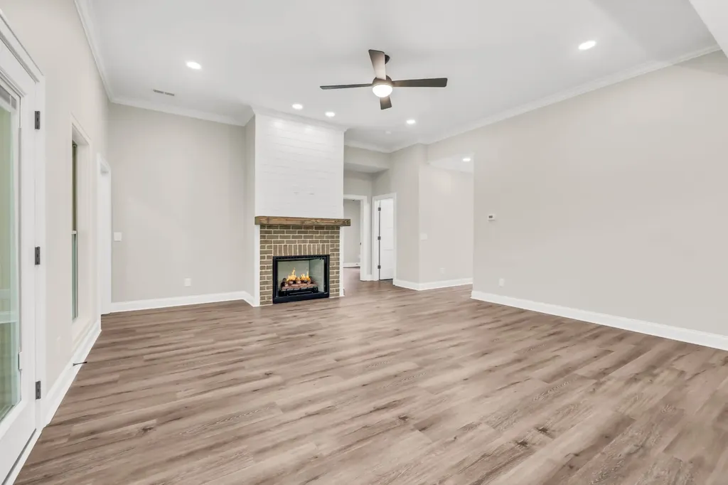 710 Southern Pine Trail Clarksville TN 37043