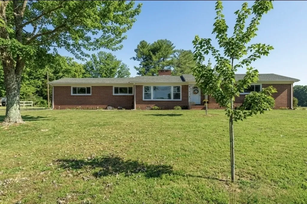 3564 Smithville Highway Mcminnville TN 37110