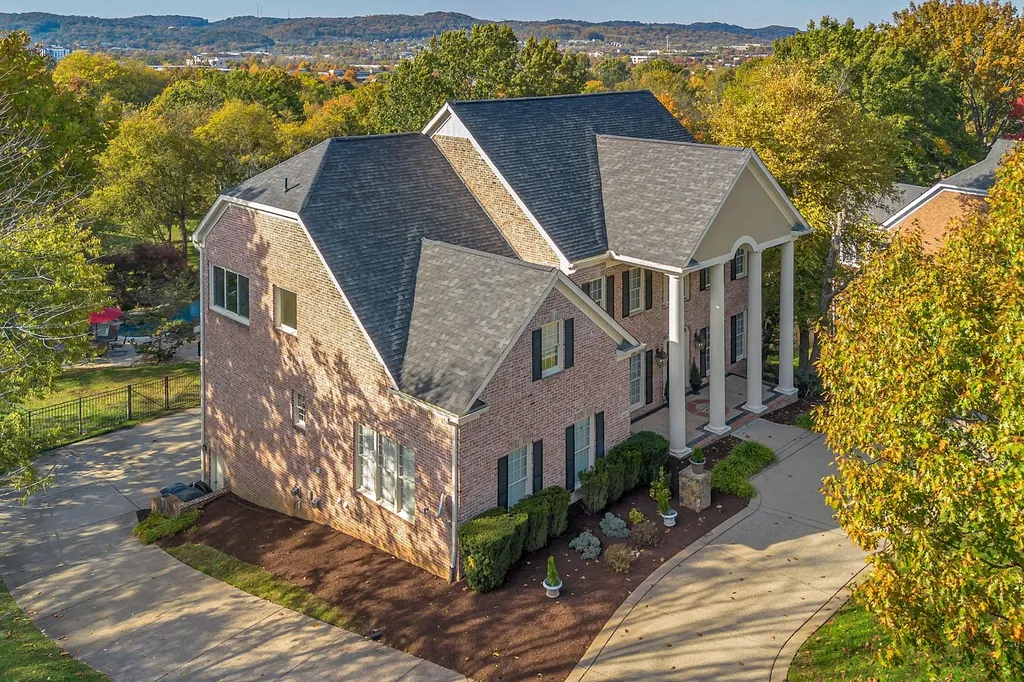 625 German Lane Franklin TN 37067