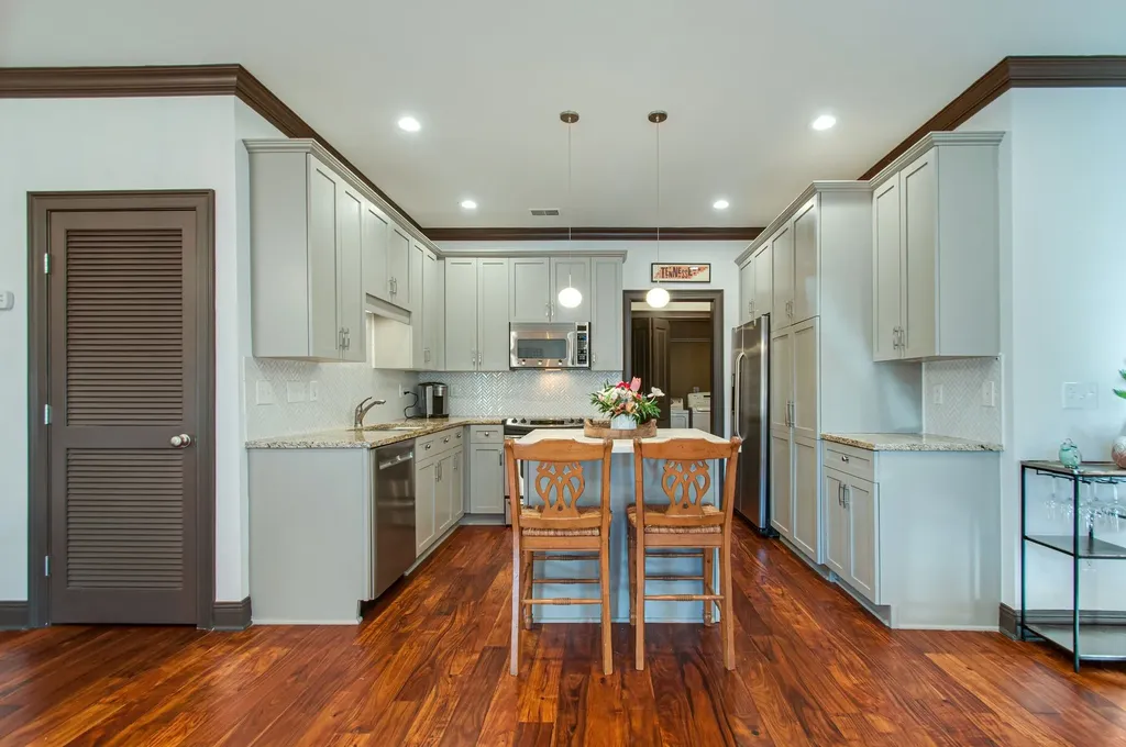 2110 Acklen Avenue Nashville TN 37212
