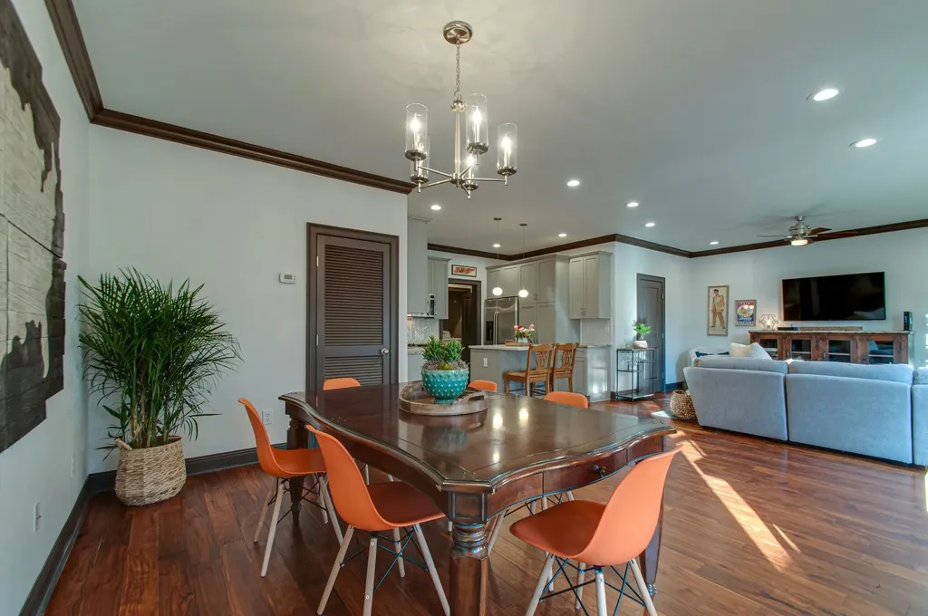 2110 Acklen Avenue Nashville TN 37212