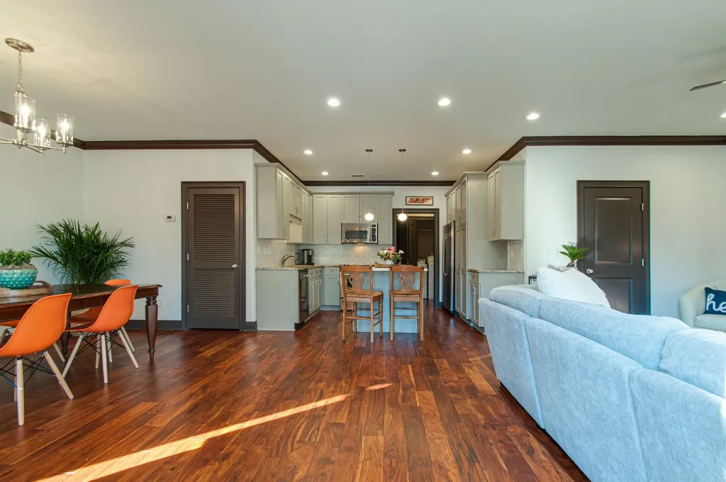 2110 Acklen Avenue Nashville TN 37212