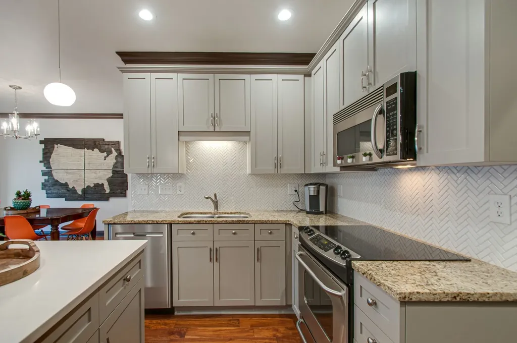 2110 Acklen Avenue Nashville TN 37212