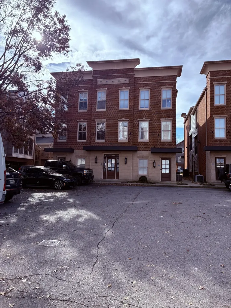 2110 Acklen Avenue Nashville TN 37212