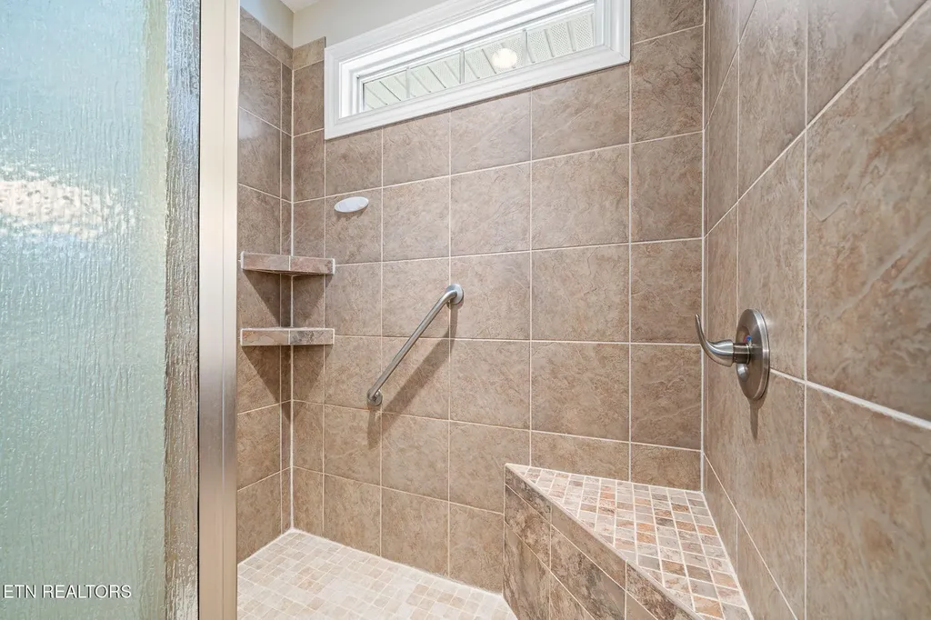 14 Holly Court Crossville TN 38558