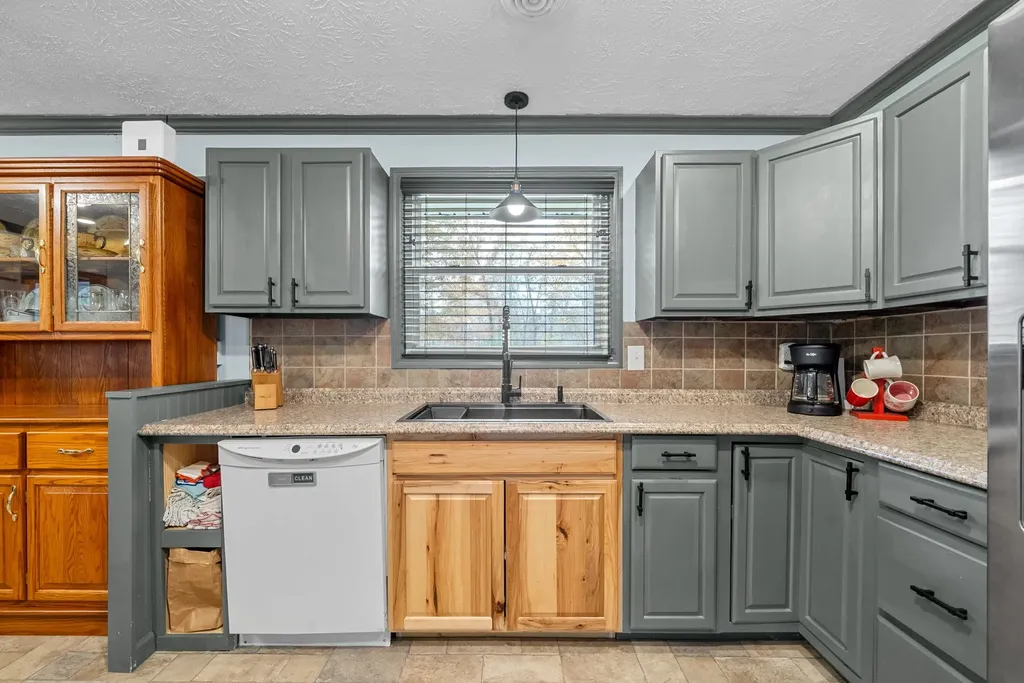 2126 Foster Road Cumberland Furnace TN 37051