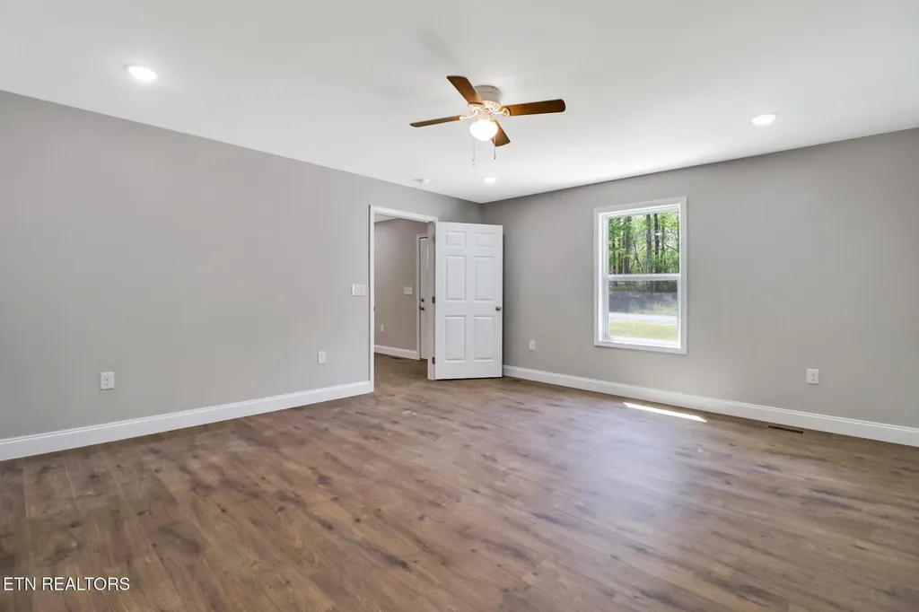 133 Jay Loop Jamestown TN 38556