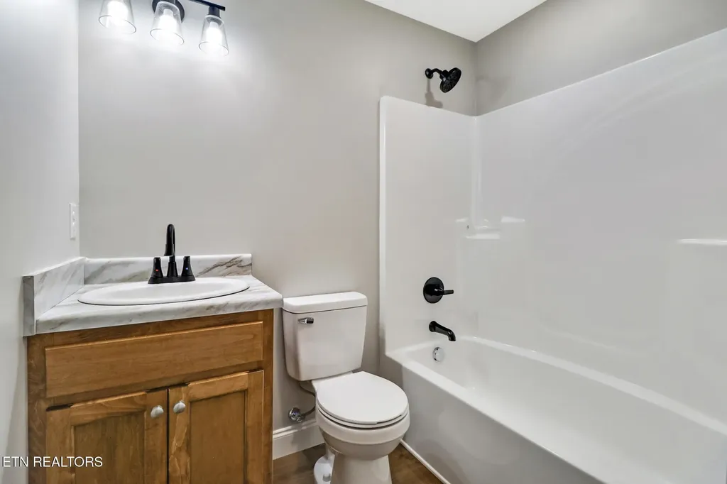 133 Jay Loop Jamestown TN 38556