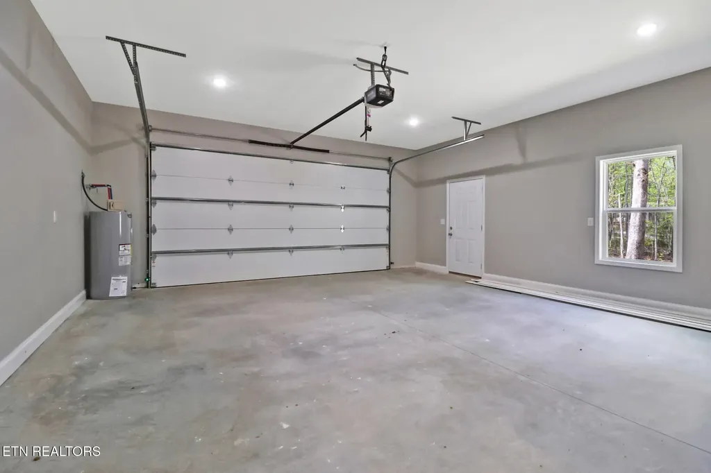 133 Jay Loop Jamestown TN 38556