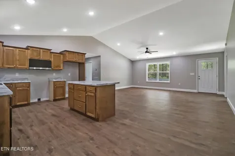 133 Jay Loop Jamestown TN 38556