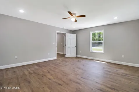 133 Jay Loop Jamestown TN 38556