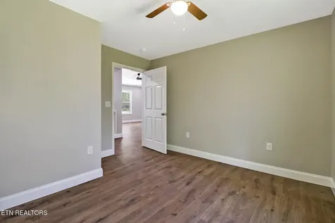 133 Jay Loop Jamestown TN 38556