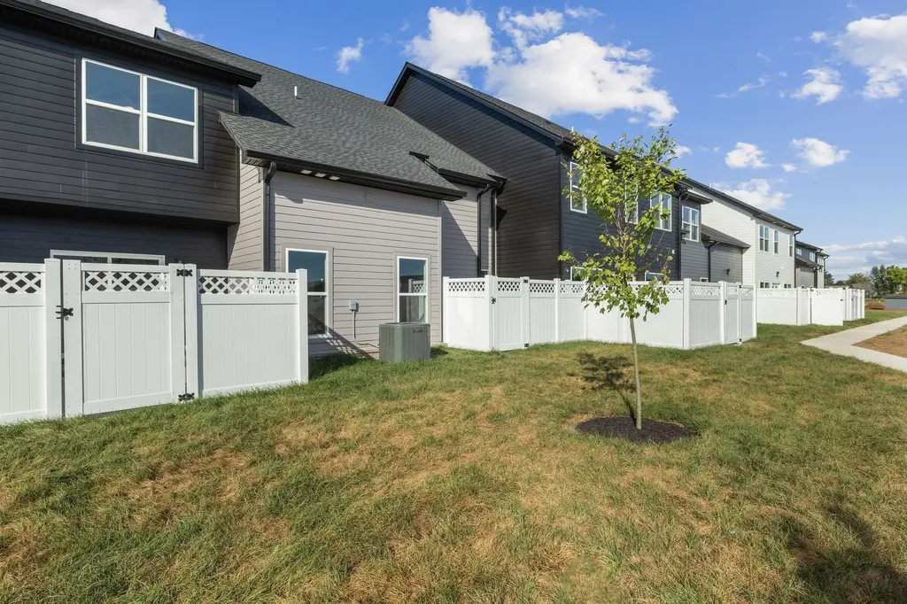 1916 Gracie Bug Loop Murfreesboro TN 37128