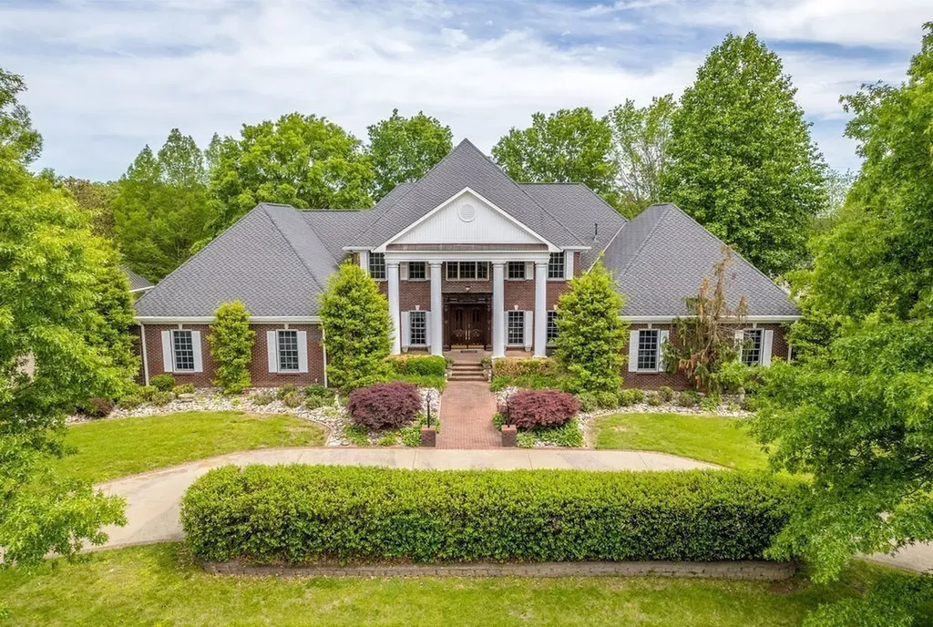 2081 Mossy Oak Circle Clarksville TN 37043