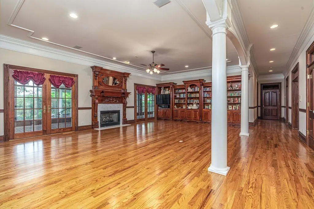 2081 Mossy Oak Circle Clarksville TN 37043