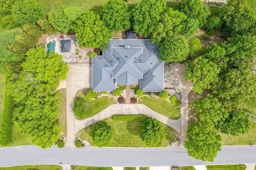 2081 Mossy Oak Circle Clarksville TN 37043