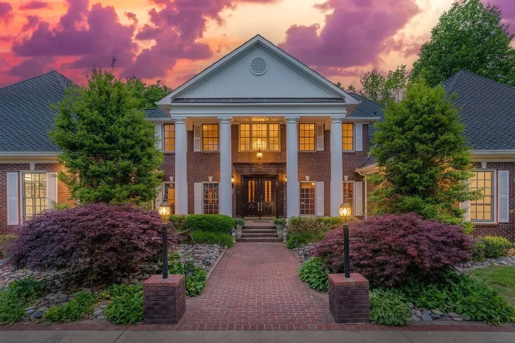 2081 Mossy Oak Circle Clarksville TN 37043