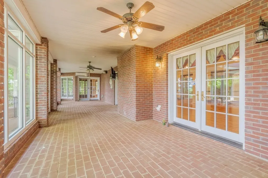2081 Mossy Oak Circle Clarksville TN 37043