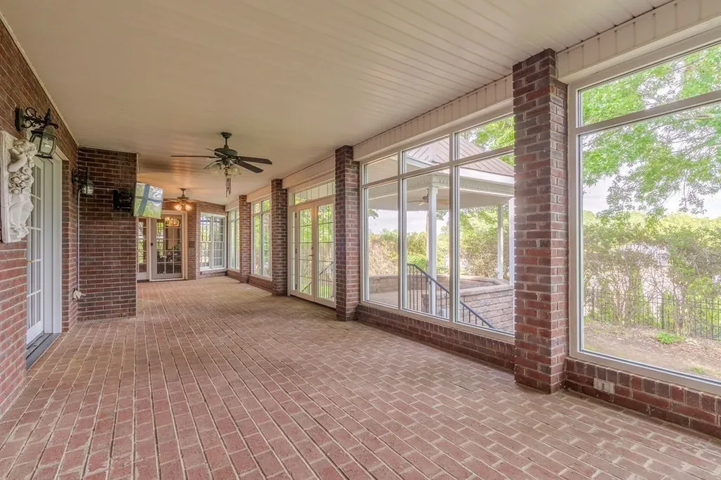 2081 Mossy Oak Circle Clarksville TN 37043