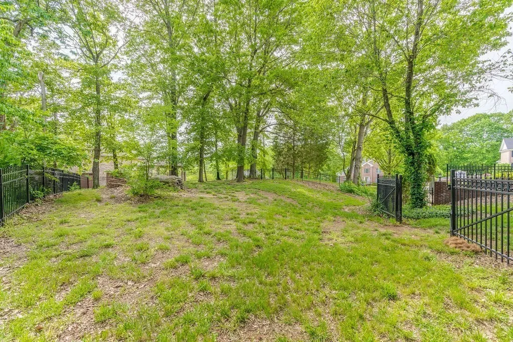 2081 Mossy Oak Circle Clarksville TN 37043