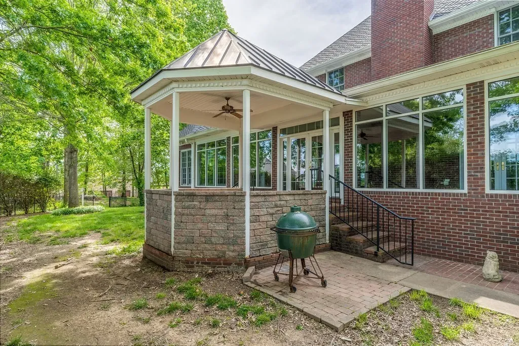 2081 Mossy Oak Circle Clarksville TN 37043