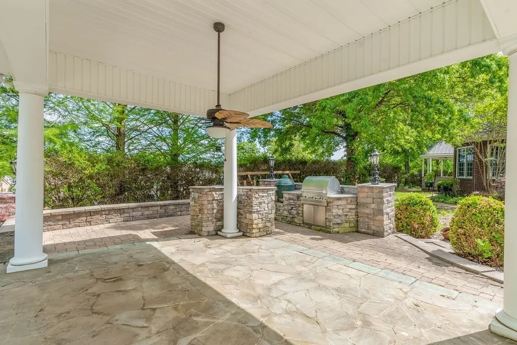 2081 Mossy Oak Circle Clarksville TN 37043