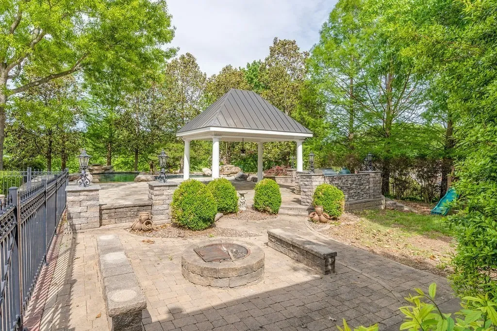 2081 Mossy Oak Circle Clarksville TN 37043