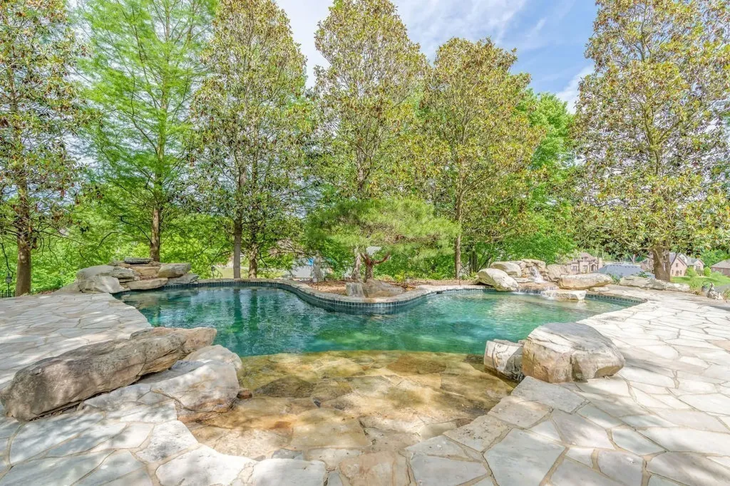 2081 Mossy Oak Circle Clarksville TN 37043