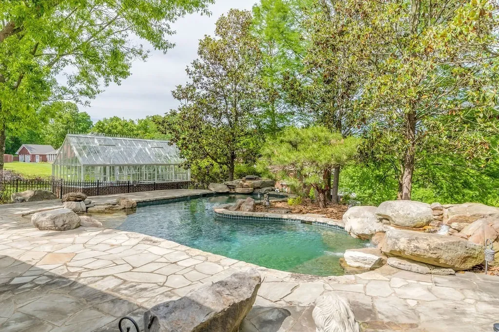 2081 Mossy Oak Circle Clarksville TN 37043