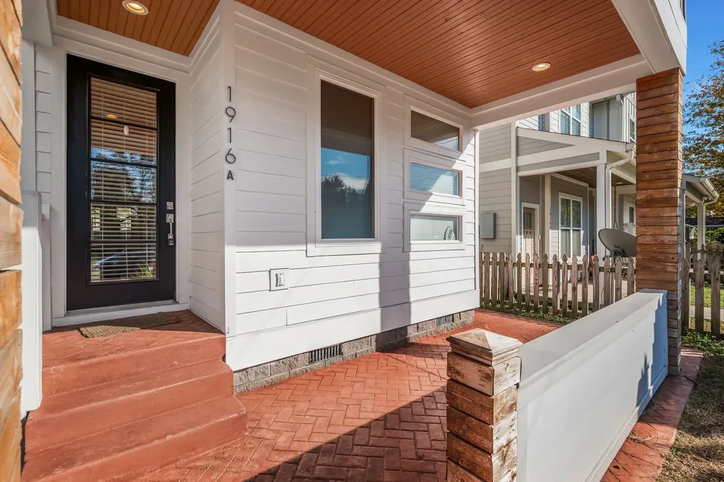 1916 15th Ave, N Nashville TN 37208