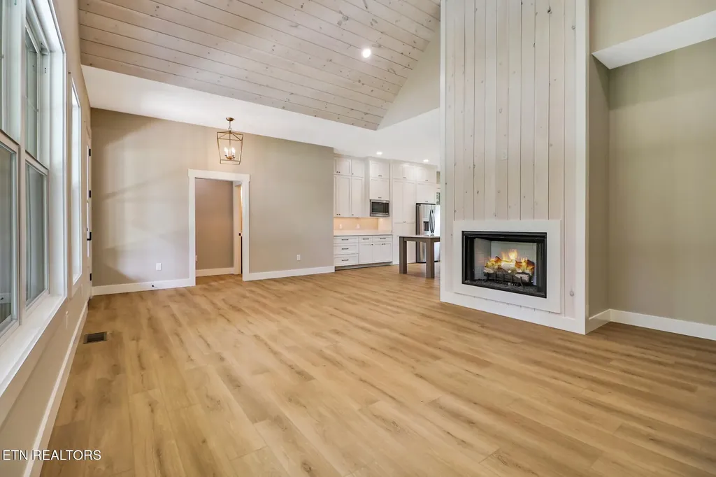 124 Markham Lane Crossville TN 38558