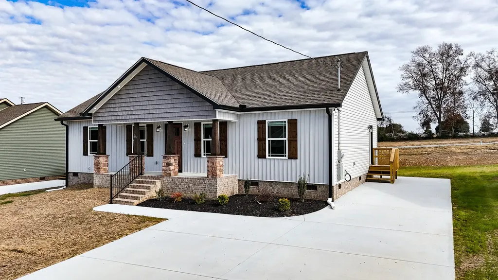 109 Demombreum Circle Shelbyville TN 37160