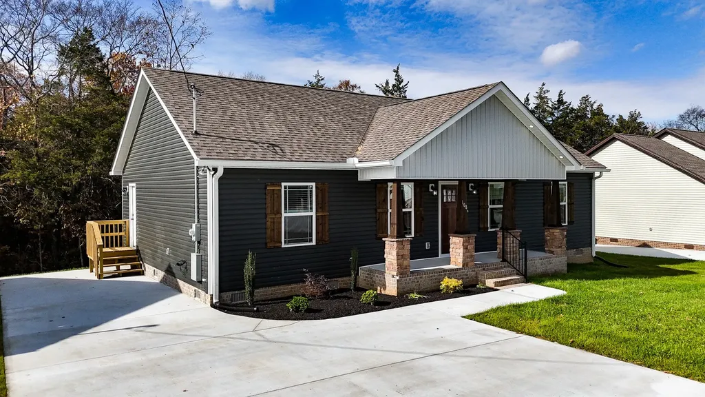 108 Demombreum Circle Shelbyville TN 37160