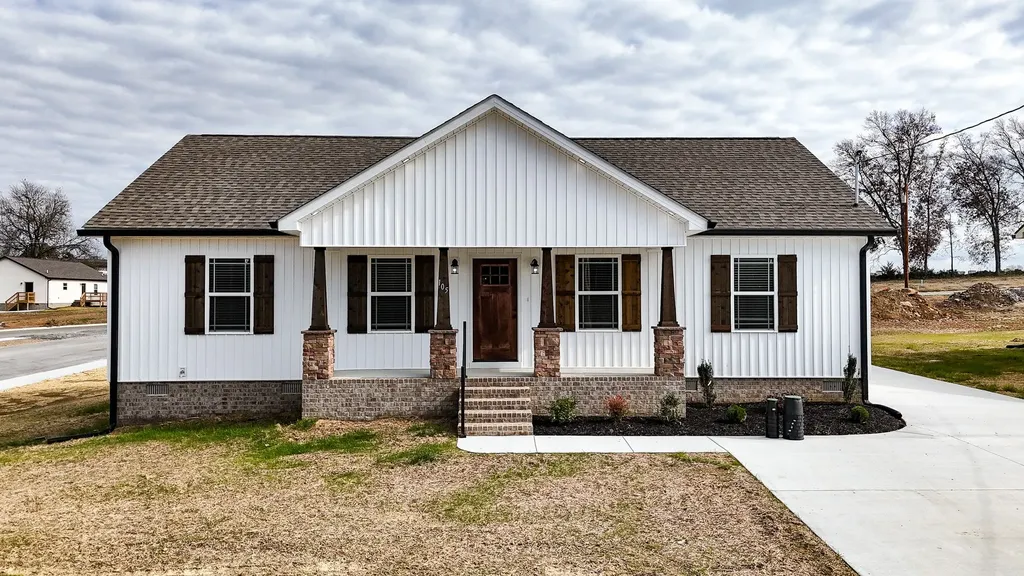 105 Demombreum Circle Shelbyville TN 37160