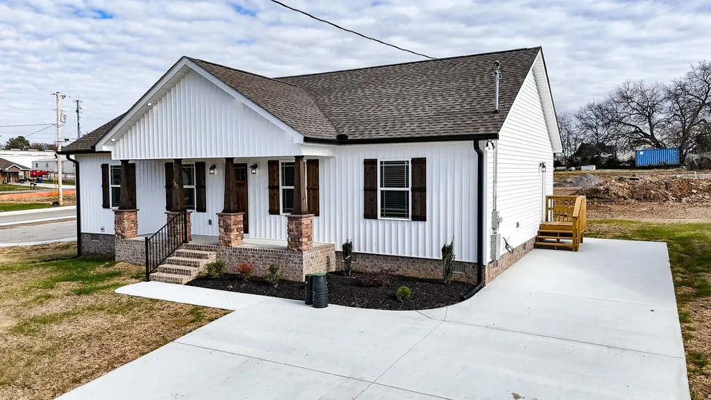 105 Demombreum Circle Shelbyville TN 37160