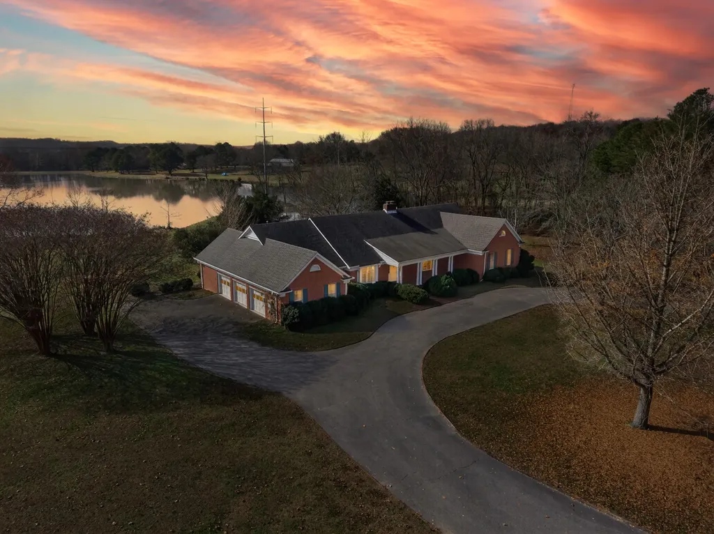 51 Timberlake Drive Fayetteville TN 37334
