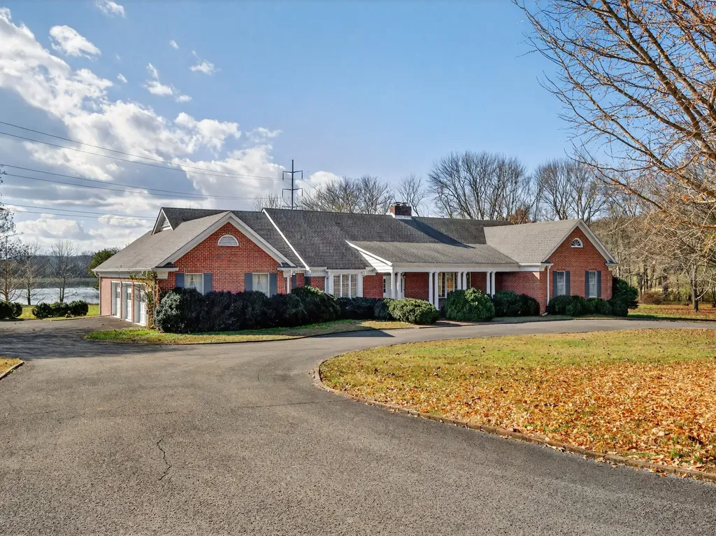 51 Timberlake Drive Fayetteville TN 37334