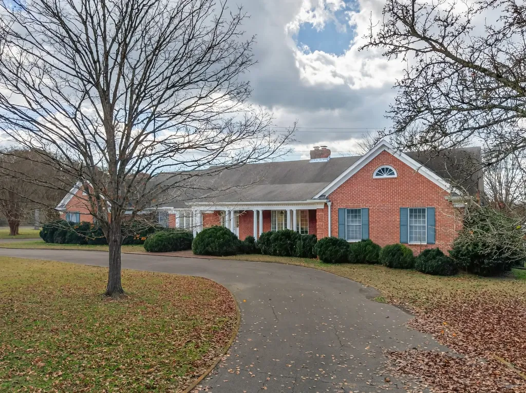 51 Timberlake Drive Fayetteville TN 37334