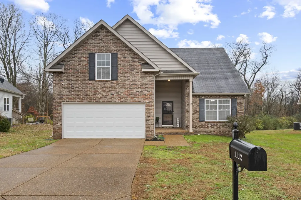 1112 Golf View Way Spring Hill TN 37174
