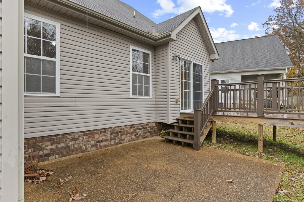 1112 Golf View Way Spring Hill TN 37174