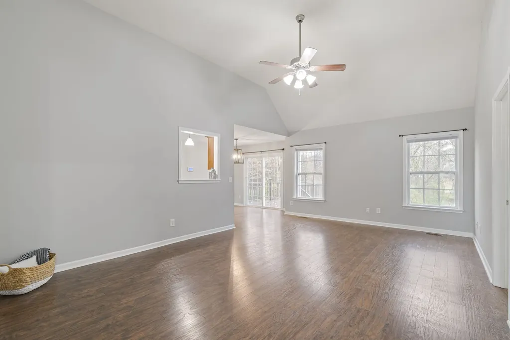 1112 Golf View Way Spring Hill TN 37174