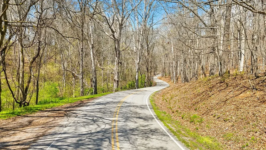 1300 Old Sugar Limb Road Loudon TN 37774