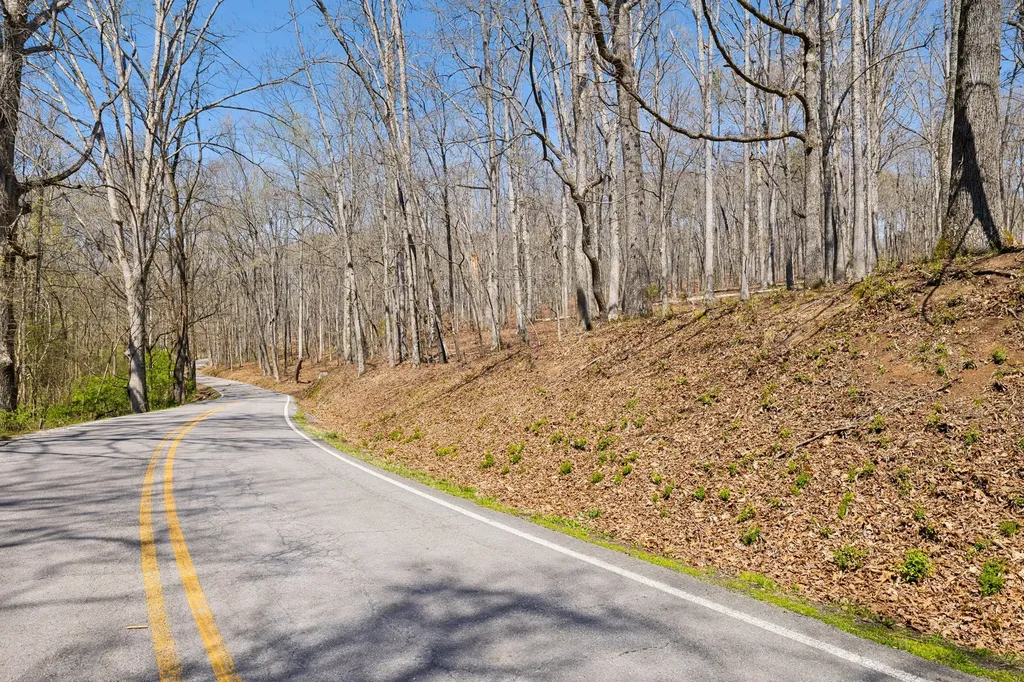 1300 Old Sugar Limb Road Loudon TN 37774