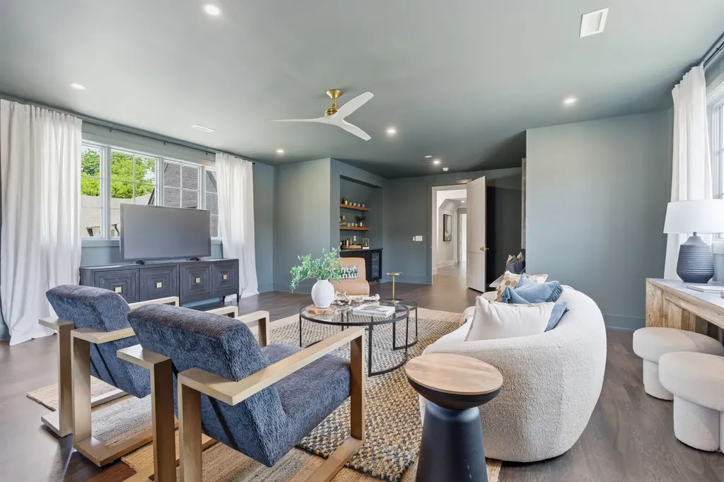 4518 Belmont Park Terrace Nashville TN 37215