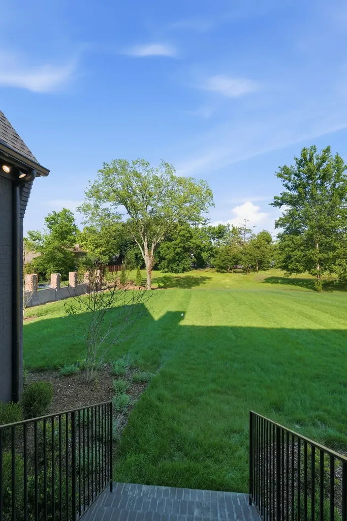 4518 Belmont Park Terrace Nashville TN 37215
