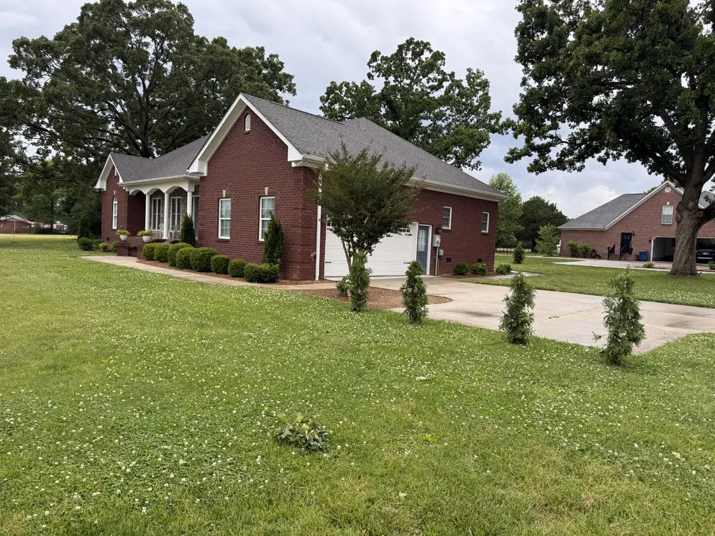 23 Regalwood Drive Manchester TN 37355